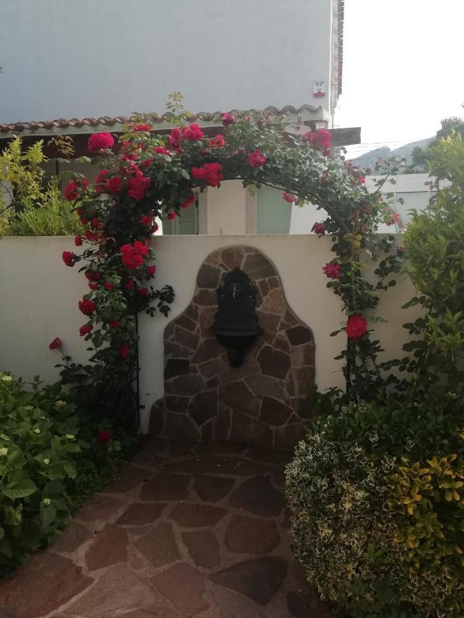 Casa Vacanze Villa Rosa Cala Gonone Exterior foto