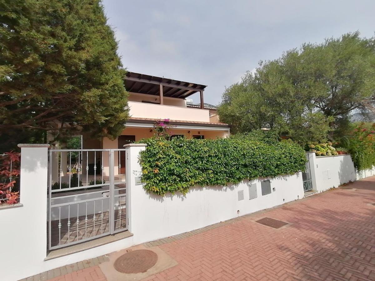Casa Vacanze Villa Rosa Cala Gonone Exterior foto