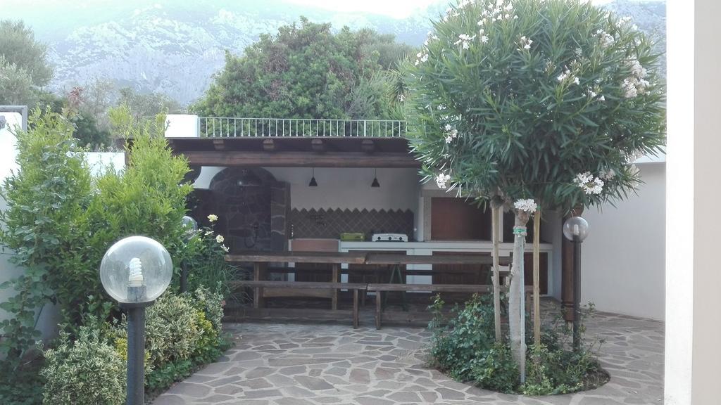 Casa Vacanze Villa Rosa Cala Gonone Exterior foto